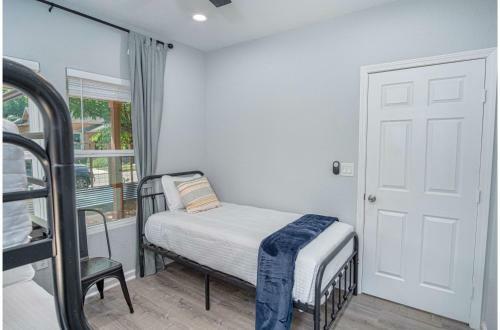 Newly Remodeled 4br 2ba Near Amazing Downtown