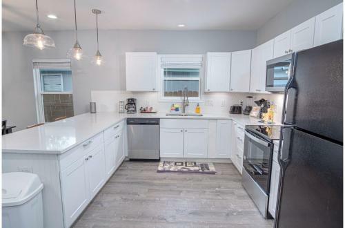 Newly Remodeled 4br 2ba Near Amazing Downtown