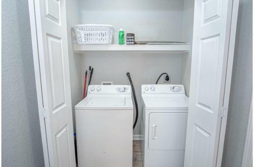 Newly Remodeled 4br 2ba Near Amazing Downtown