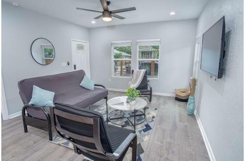 Newly Remodeled 4br 2ba Near Amazing Downtown