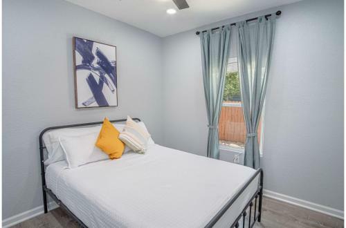 Newly Remodeled 4br 2ba Near Amazing Downtown
