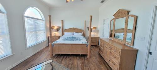 Chris Beach Pool Townhome Home