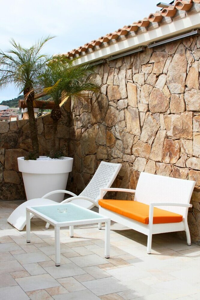 Janas Hotel