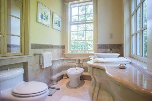 Villa Tuscan Luxury In Vermont - Private 25 Acres, Views