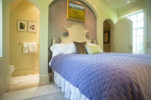 Villa Tuscan Luxury In Vermont - Private 25 Acres, Views