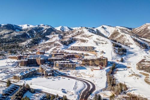 Sweet Ski-in Ski-out Snowflower Studio Condo