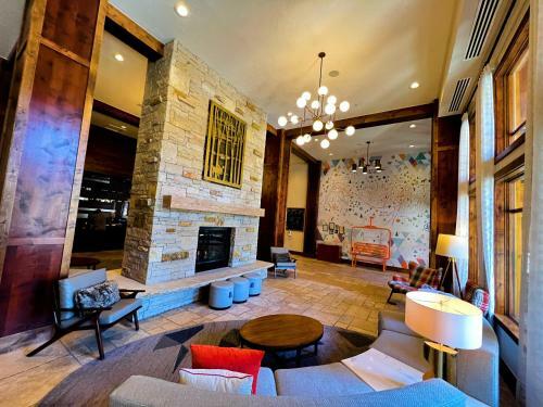 Hotel Canyons Corner Hideout