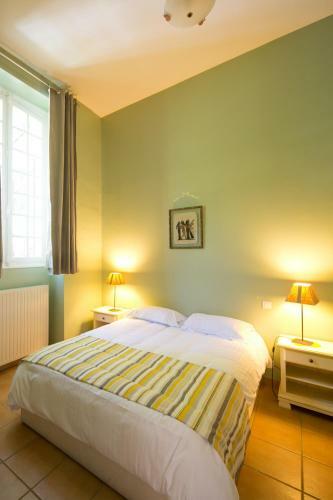 Cottage Dans Ancienne �cole de 1850 Piscine Chauff�e - 2 � 4 Pers.