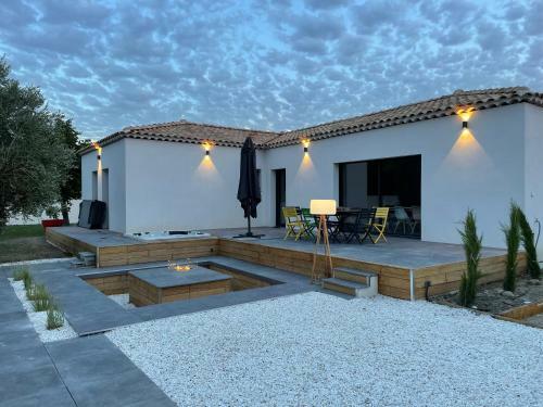 Magnifique Villa Avec Piscine / Jacuzzi / Brasero