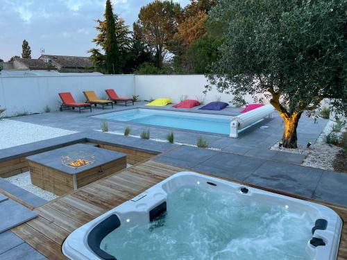 Magnifique Villa Avec Piscine / Jacuzzi / Brasero