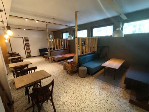 Hostal Base Nature De Malaguet