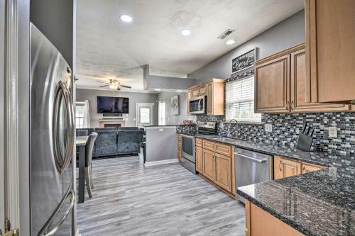 Norfolk Townhome Less Than 2 Mi To Ocean View Beach!