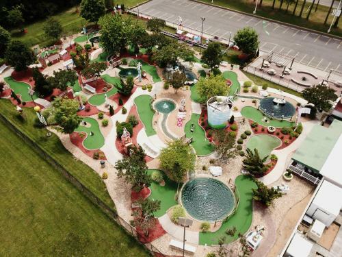 Bethpage One-bedroom Cottage 1