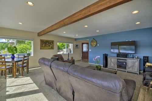 Waterfront Bremerton Getaway With Patio And Grill