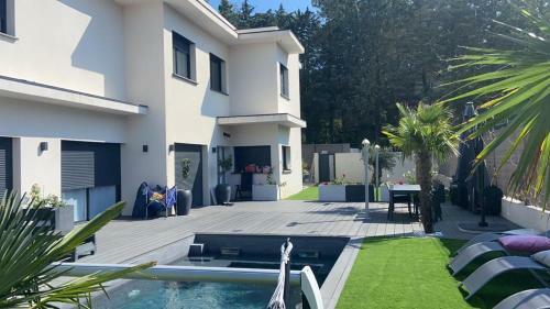 Villa Montferrier