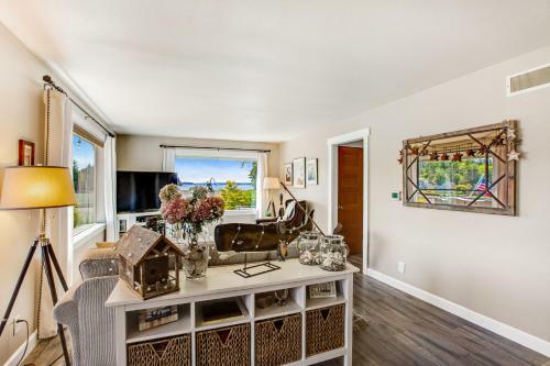 Buzz & Christa's Beach House