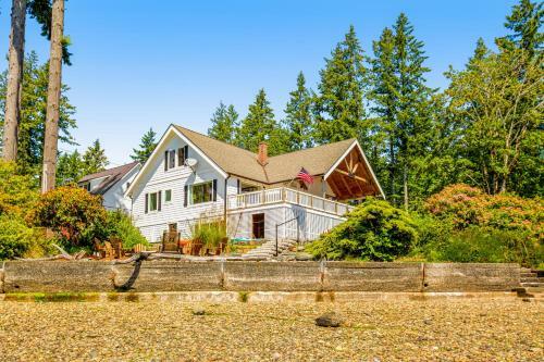 Buzz & Christa's Beach House
