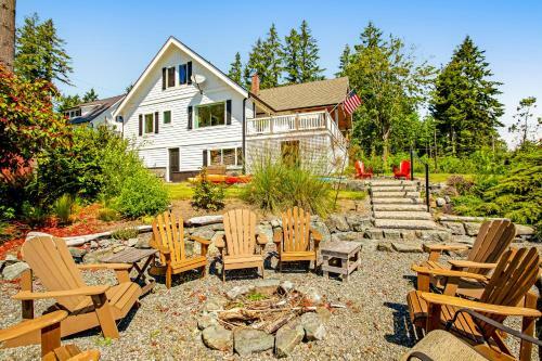 Buzz & Christa's Beach House