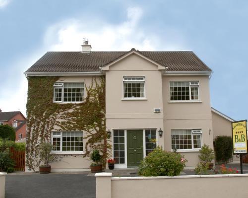 Brooklodge Bed And Breakfast