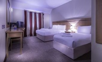 Queens Hotel & Nightclub
