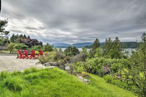 Bright And Airy Home With Sweeping View And Hot Tub