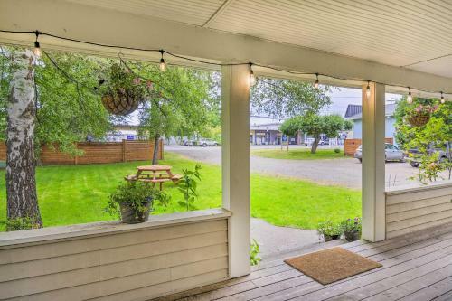 Island Gem With Shared Fire Pit, 3 Mi To Beach!