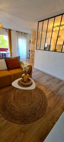 Apartamento Appartement Avec Terrasse, Parking Et Proche Tramway