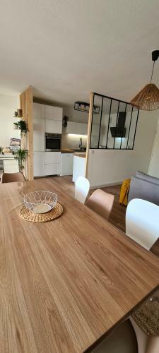 Apartamento Appartement Avec Terrasse, Parking Et Proche Tramway