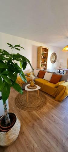 Apartamento Appartement Avec Terrasse, Parking Et Proche Tramway