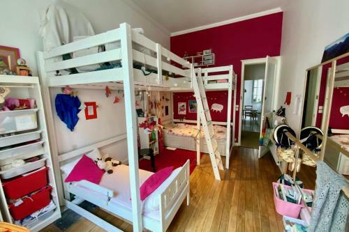 Haussmannian Apartment 135 M In Nantes