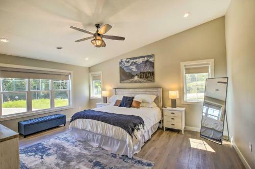 Picturesque Gem, Walk To Racetrack And Lakes!