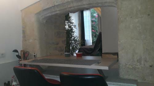 Apartamento Hyper Centre, Proche Des Monuments Romains, Parking Gratuit, Au Calme