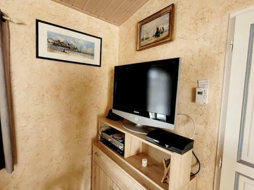 Charming Holiday Home In Notre-dame-de-monts With Pool