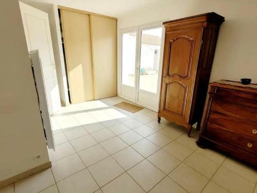 Charming Holiday Home In Notre-dame-de-monts With Pool