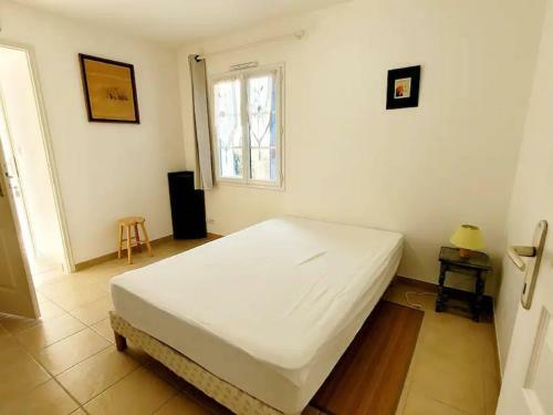 Charming Holiday Home In Notre-dame-de-monts With Pool