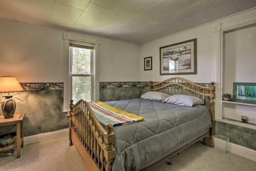 Walkable Ten Sleep House With Patio And Sunroom!