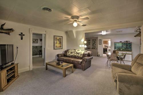 Walkable Ten Sleep House With Patio And Sunroom!