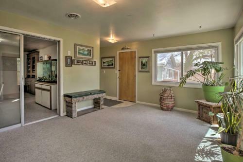 Walkable Ten Sleep House With Patio And Sunroom!