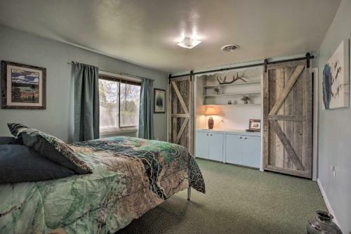 Walkable Ten Sleep House With Patio And Sunroom!