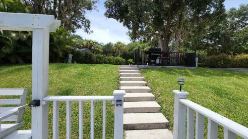 River Ranch Full Hook Up Waterfront Rv Campsite With Shade, Firepit, Grill And Private Dock