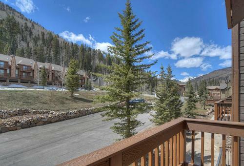Cascade Village 320