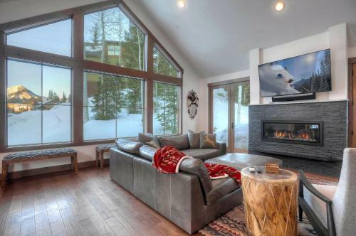 20 Vermillion Drive