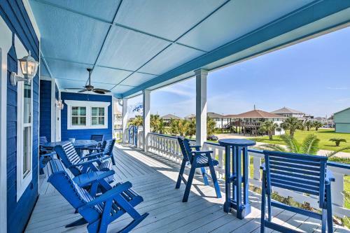 Beautiful Crystal Beach Escape With Large Deck!