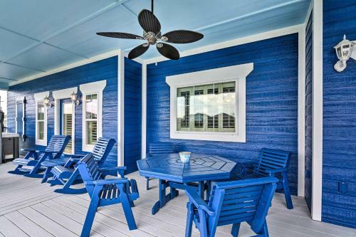 Beautiful Crystal Beach Escape With Large Deck!
