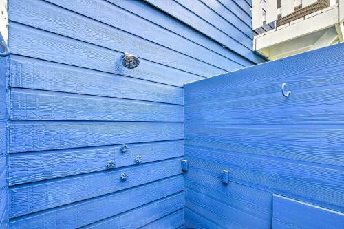 Beautiful Crystal Beach Escape With Large Deck!