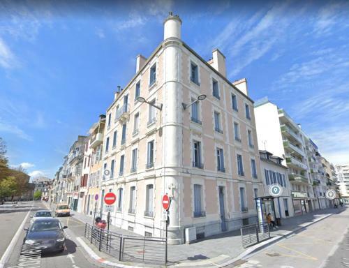 Apartamento Hyper Centre, Chaleureux, Spacieux, Parking Gratuit