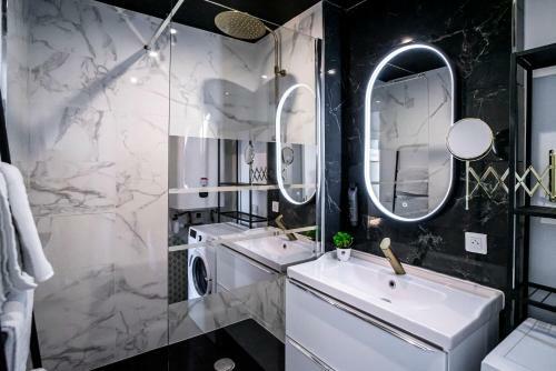 Apartamento Au Palais Des Pyr�n�es! Hyper Centre -clim-balcon-parking Gratuit