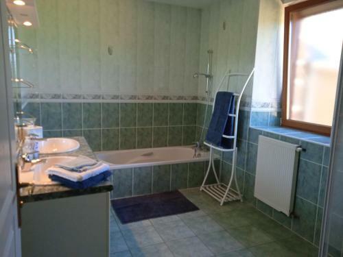 Pontmain (53) Chambre Priv�e Proche de Foug�res