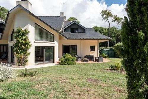 Charmante Maison Moderne Avec Grand Jardin