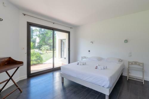 Charmante Maison Moderne Avec Grand Jardin